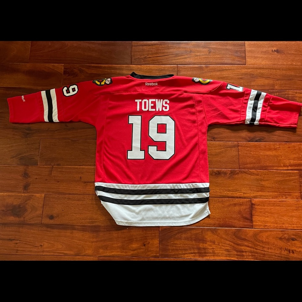 Blackhawks #19 Toews Youth L/XL NHL Reebok Jersey